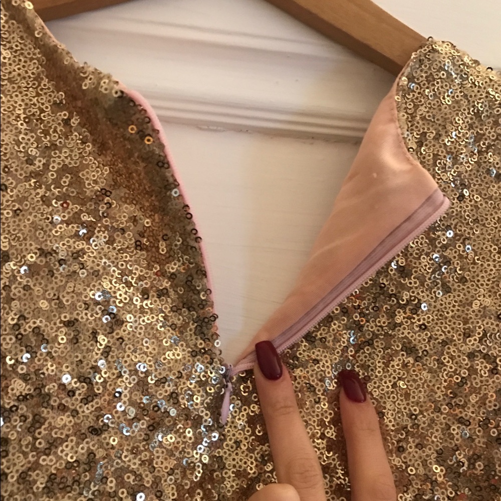 🥂 REVERSE Gold Sequin Mini Cocktail Dress 🔥 - Picture 4 of 4